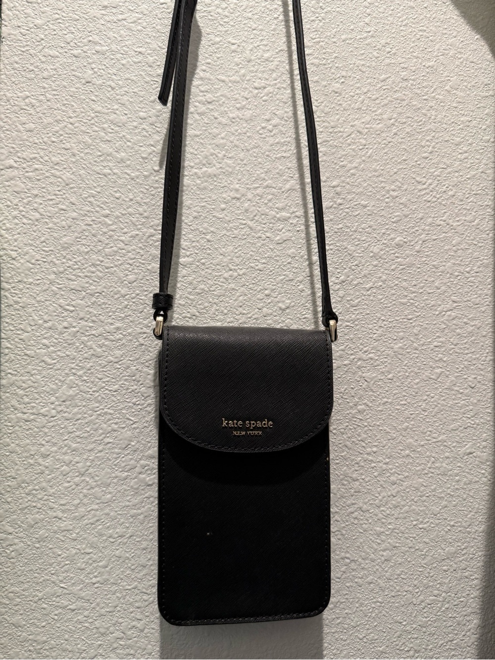 kate spade black crossbody phone pouch